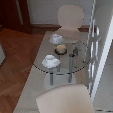 Art Apartment *